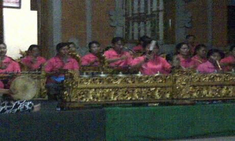 Latihan Gong WHDI Kelurahan Ubung