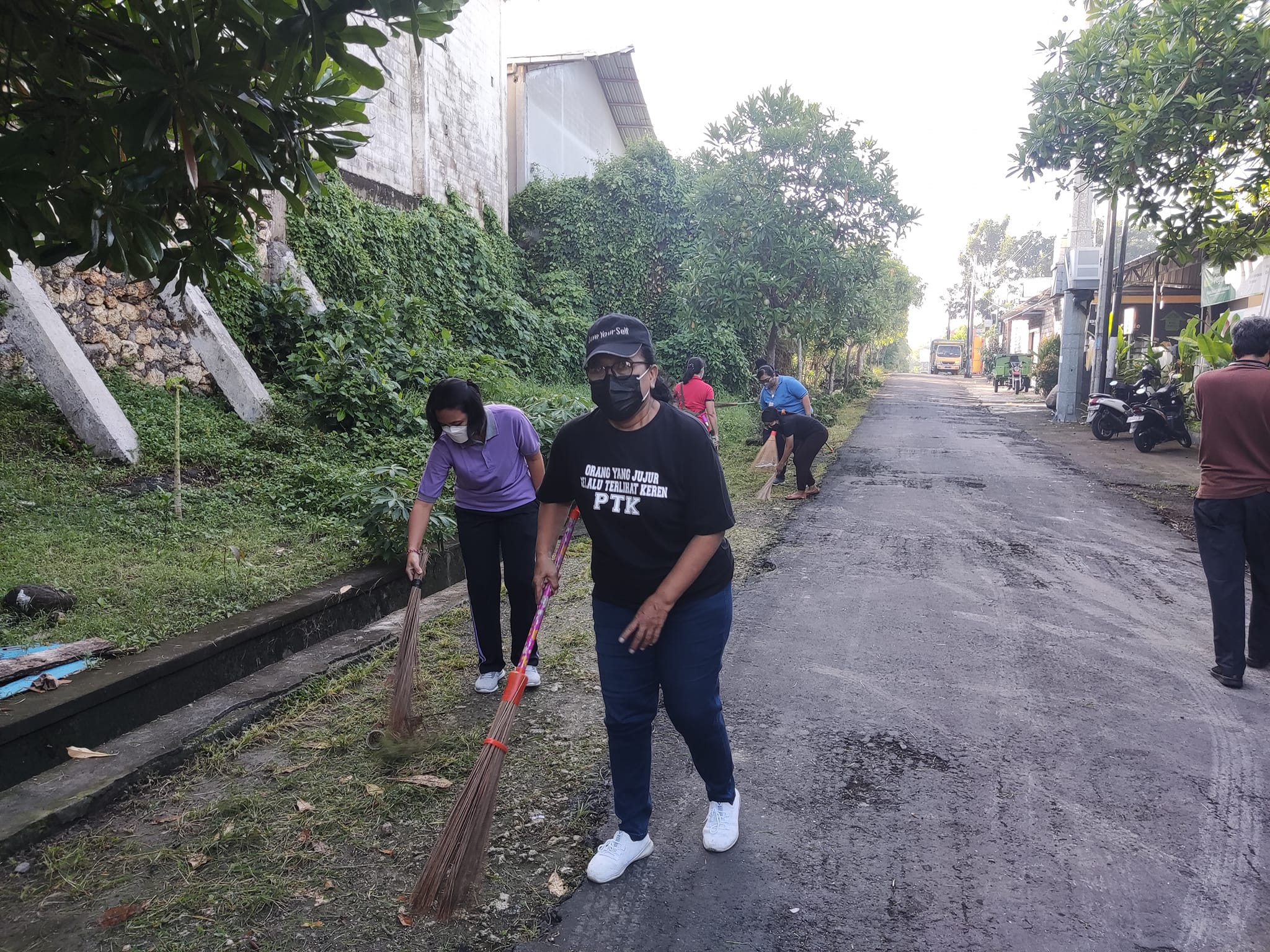 Giat Jumat Bersih Lurah Ubung