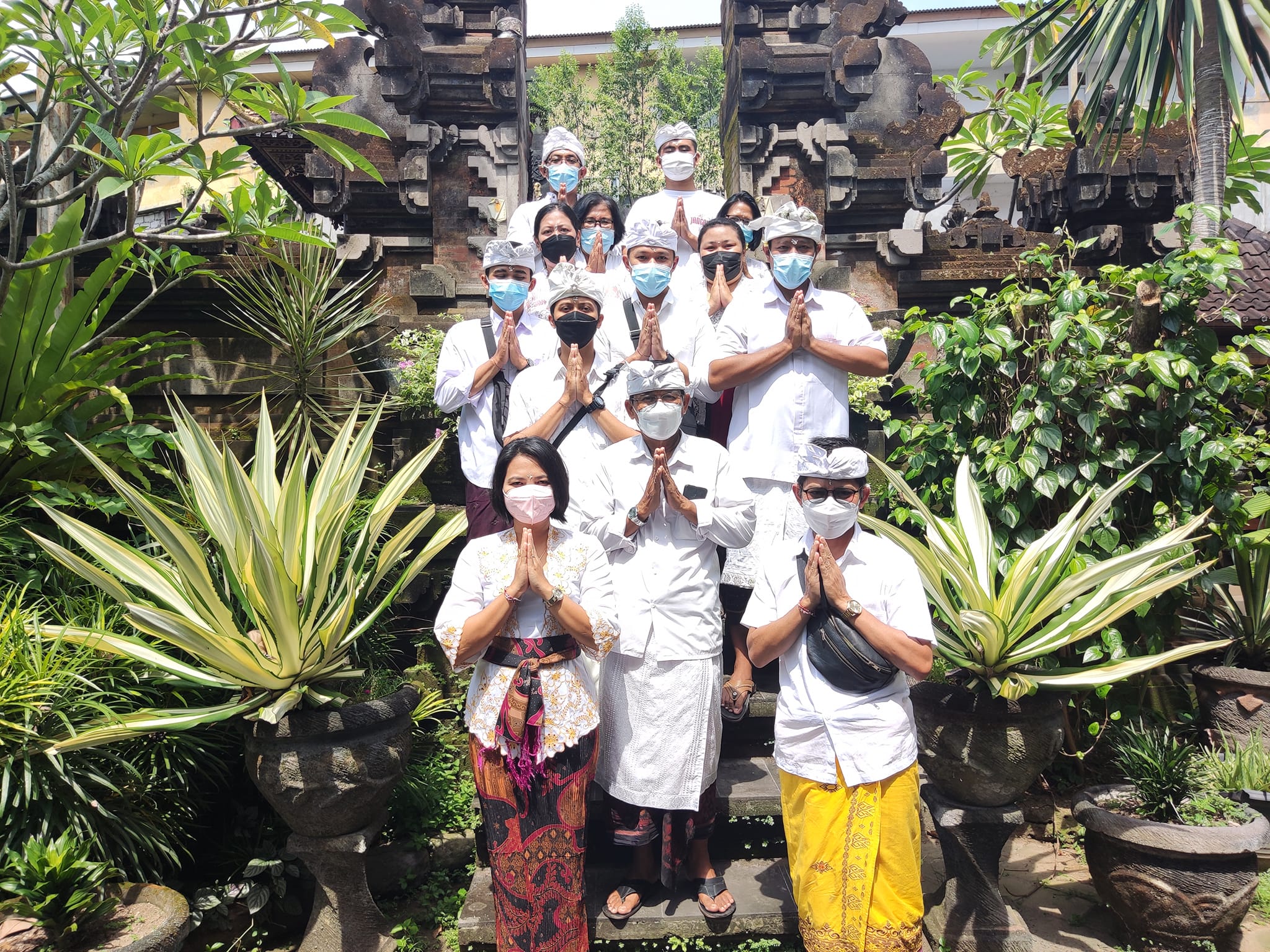 Persembahyangan di Padmasana Kantor dan Pura Melang, Penebaran Benih Ikan