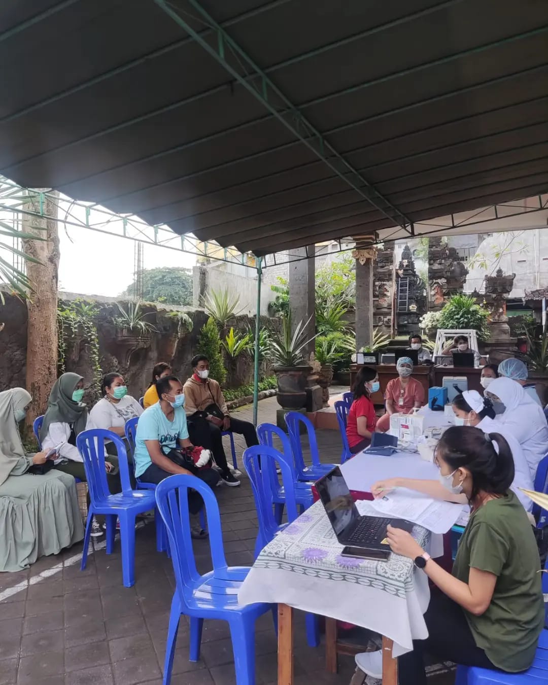 Pelaksanaan hari ketiga Vaksin Dosis 3 (Booster) di Kantor Kelurahan Ubung