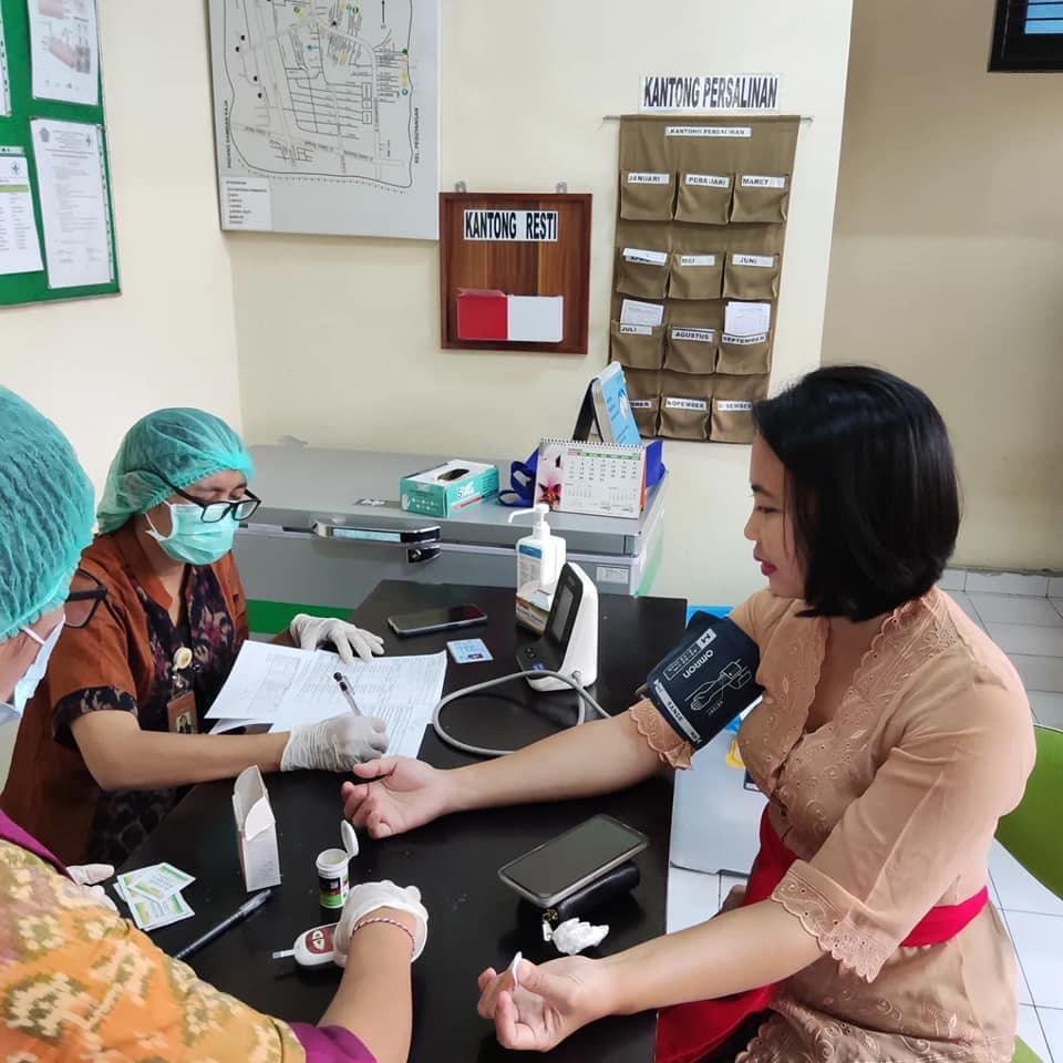 Vaksinasi Booster II Pegawai Kelurahan Ubung