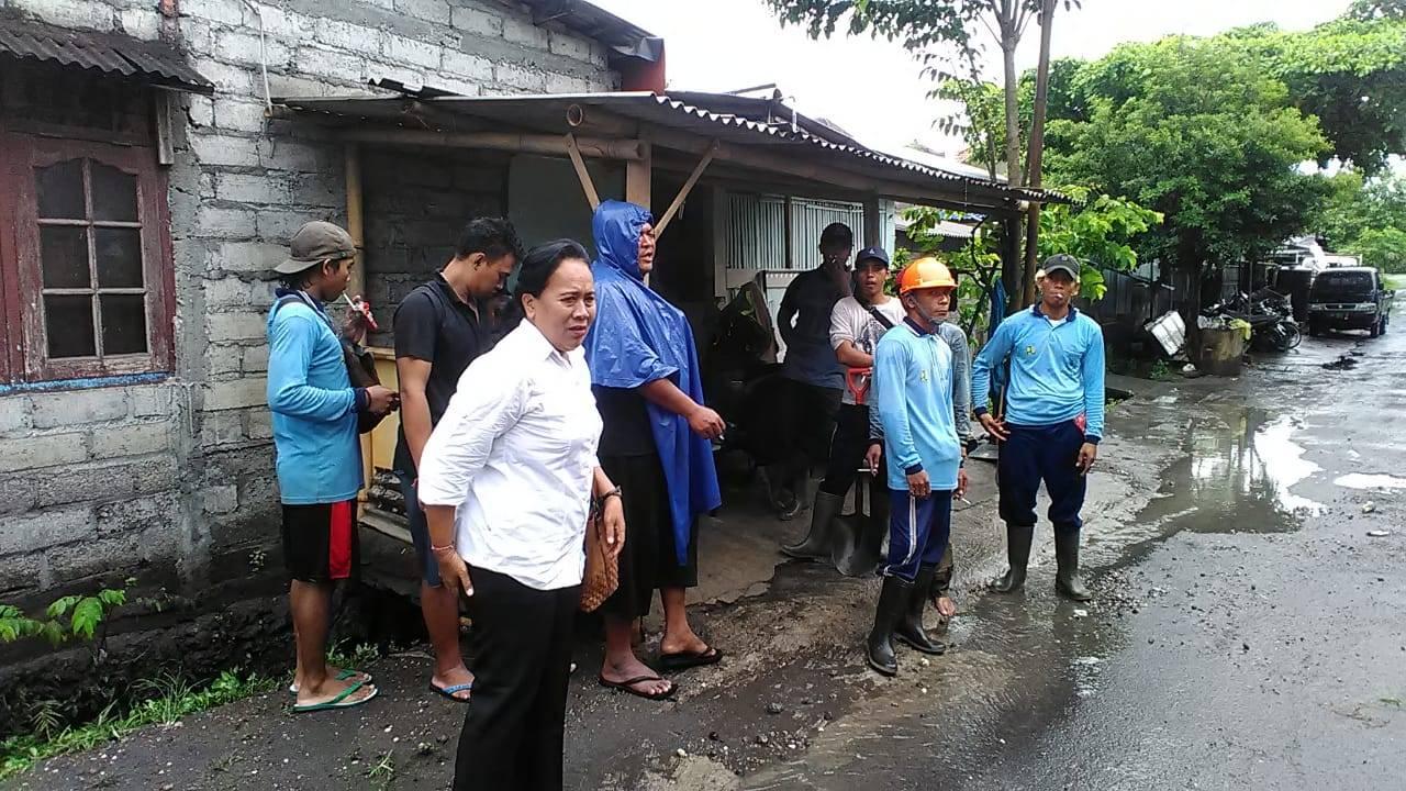 PENANGANAN BANJIR DAN PENGGELONTORAN GOT DI JALAN PIDADA II