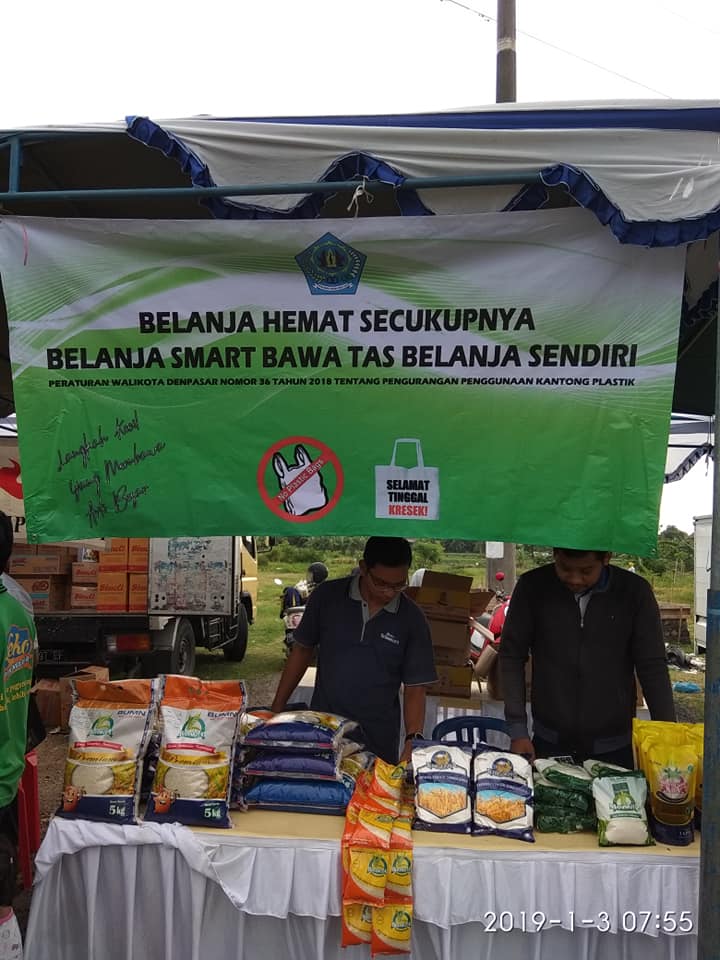 PELAKSANAAN PASAR MURAH DI JALAN PIDADA IX