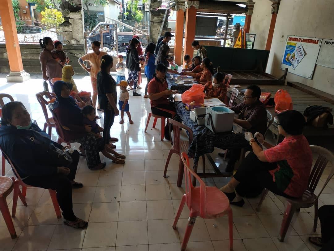IMUNISASI MR DI KELURAHAN UBUNG