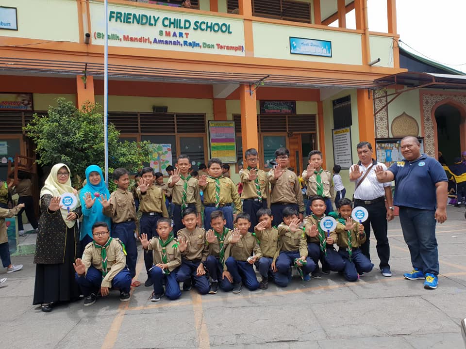 SOSIALISASI TENTANG PENGURANGAN PENGGUNAAN SAMPAH PLASTIK
