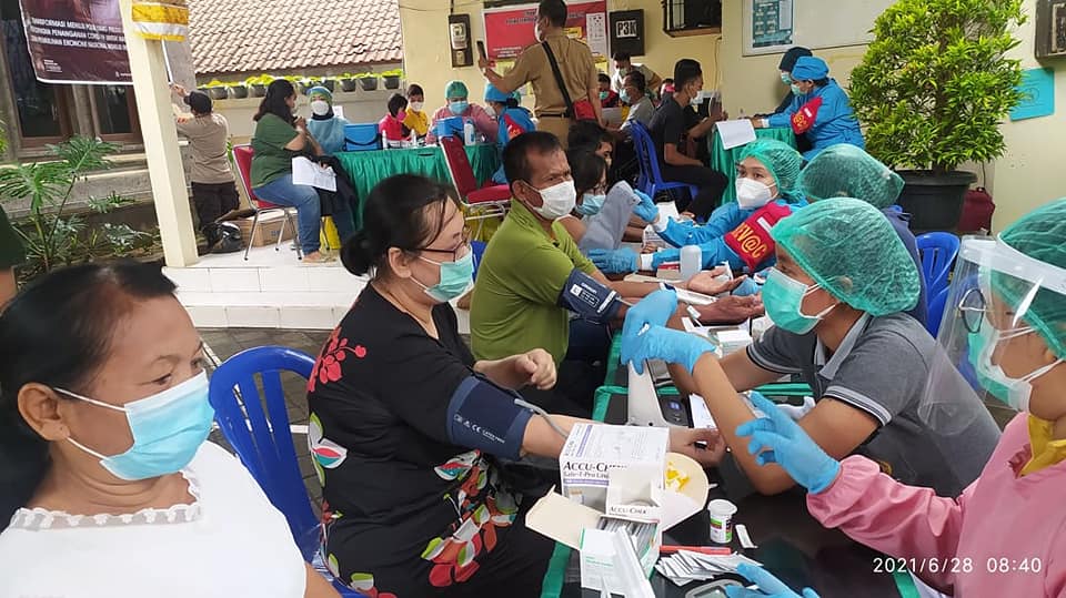 Kegiatan Vaksinasi Tahap Pertama Bagi Masyarakat Umum
