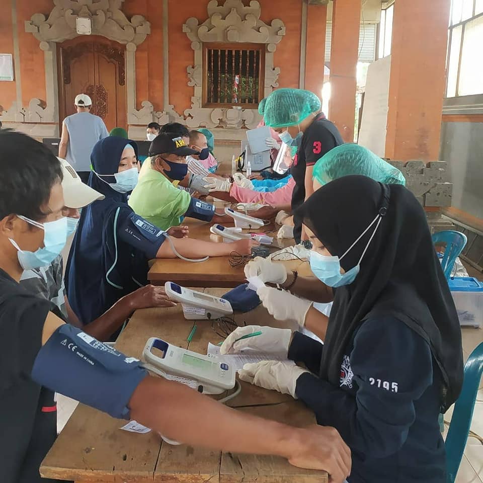 Kegiatan Vaksinasi Covid19 dosis ke 2 dan Penyemprotan Disinfektan di Lingkungan Kelurahan Ubung