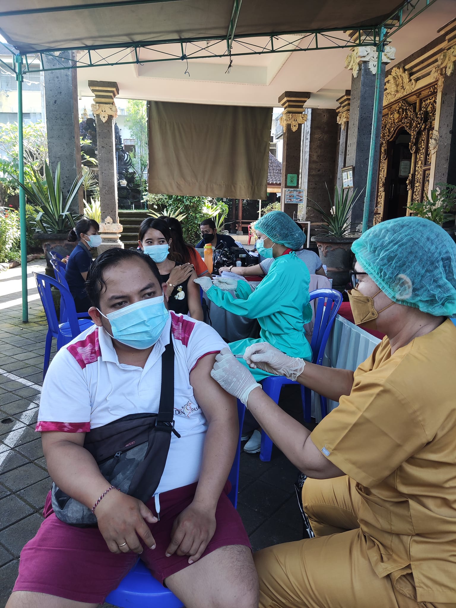 Pelaksanaan Vaksin Dosis 3 di Kantor Kelurahan Ubung