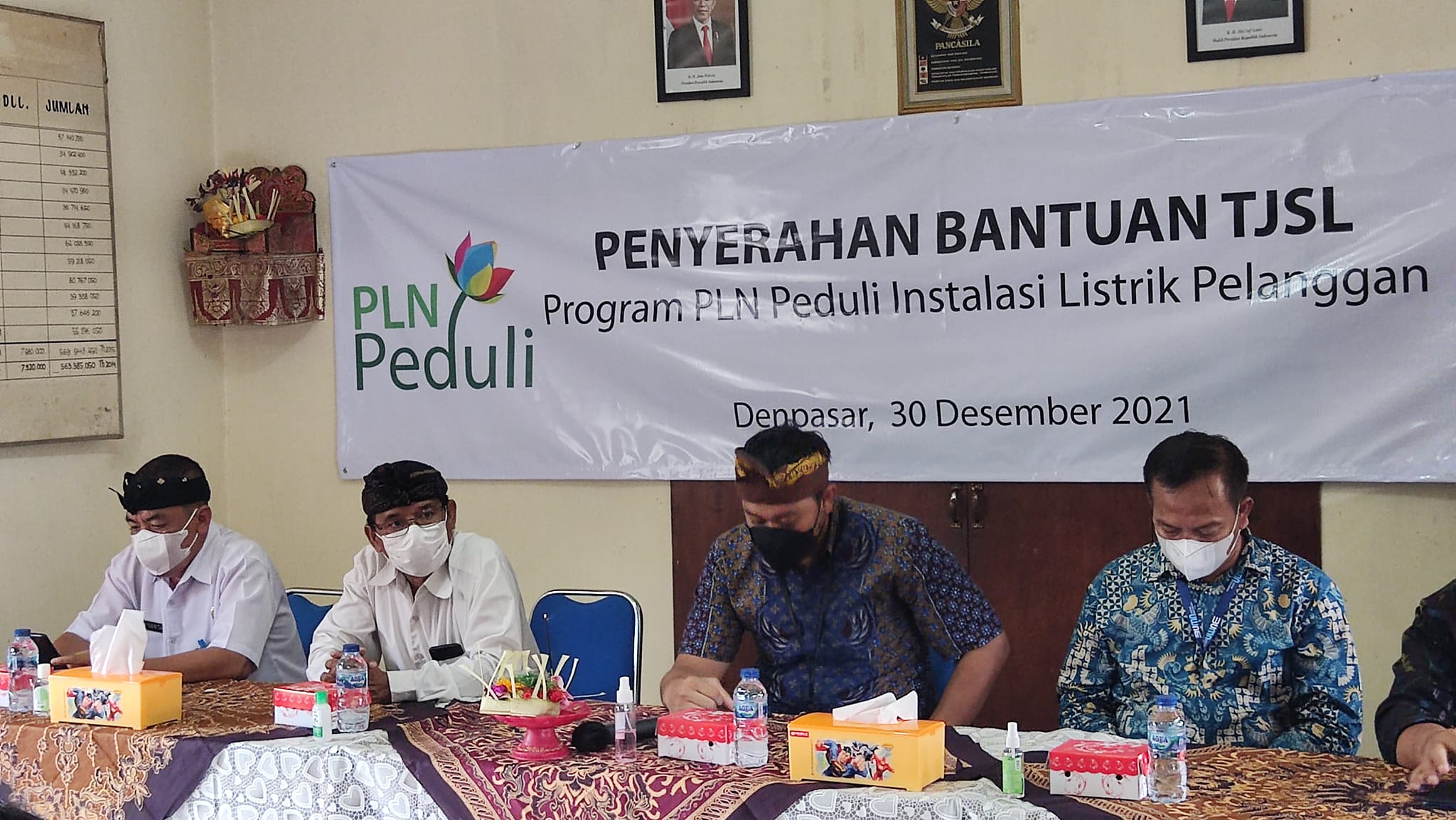Penyerahan Bantuan Tanggung Jawab Sosial dan Lingkungan