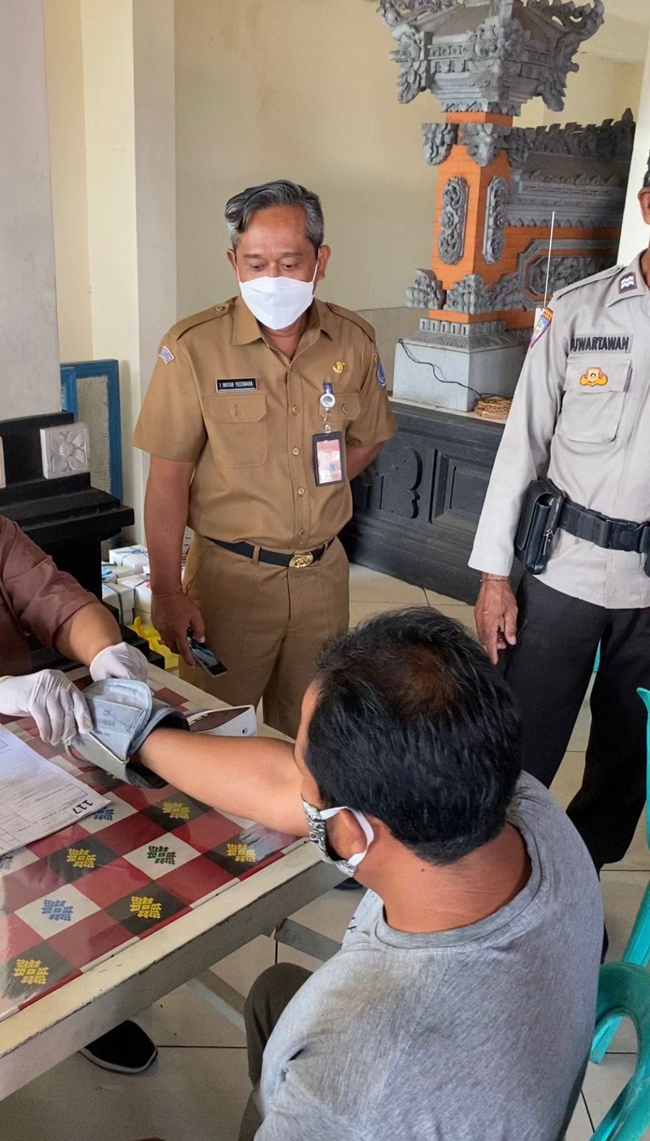 Pelaksanaan Vaksin Dosis 3 (Booster) di Banjar Sari