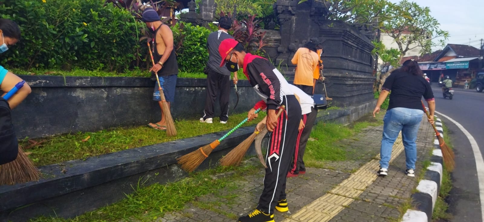 Giat Jumat Bersih Lurah Ubung